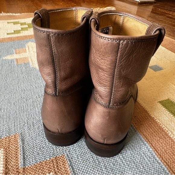 Frye Jamie Stitch Short Ankle Boots Gray Size 6 NWT - Picture 13 of 14